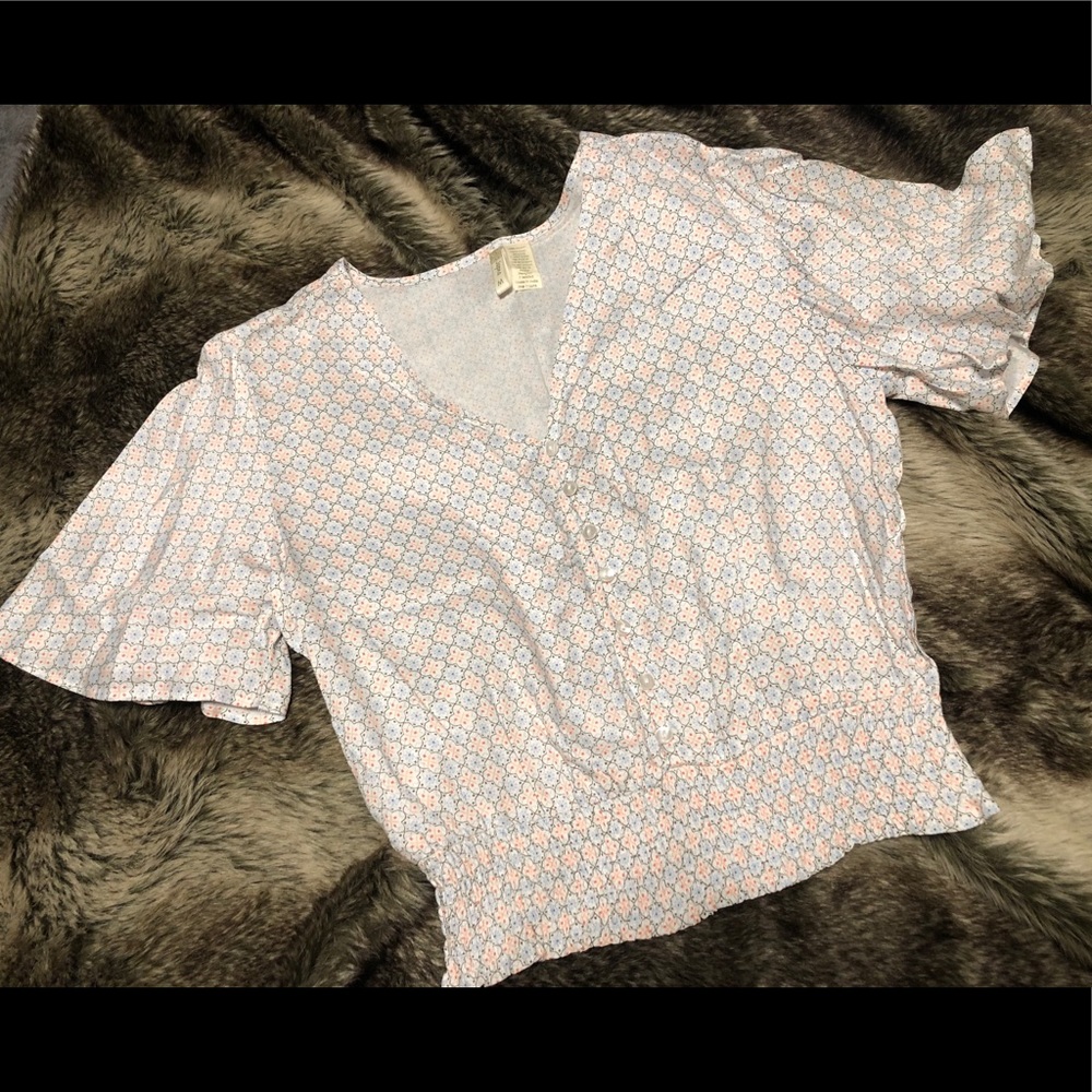 Beautiful summer blouse, never worn!